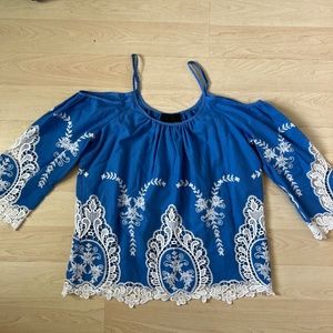 CYNTHIA ROWLEY Drop Sleeve Lace Detail Top (size L) **NWT**
